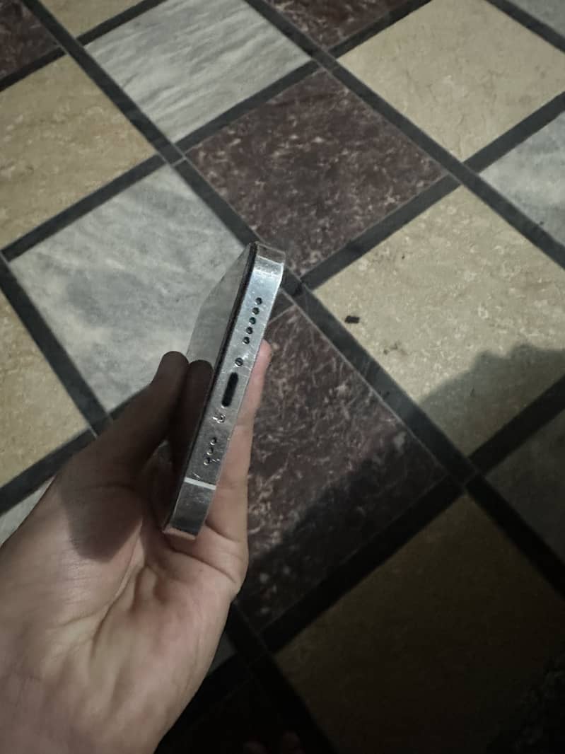 Apple iPhone 12 Pro 2