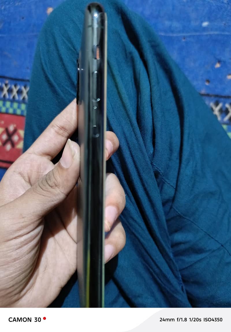 Apple iPhone 11 Pro 3