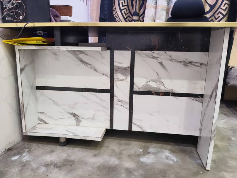 Office Table 0