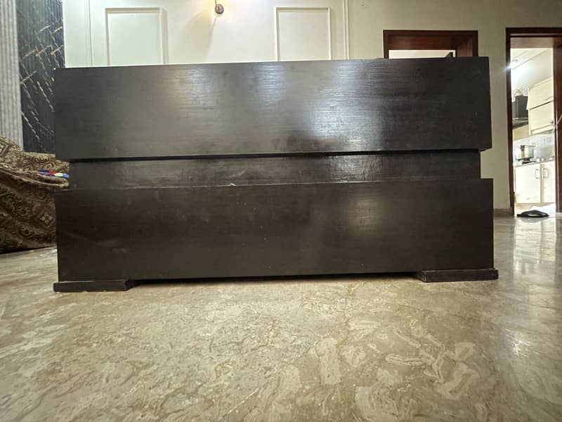 Dinning table 4