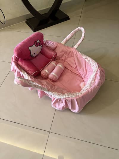 Baby girl crib in cane material brand new for sale