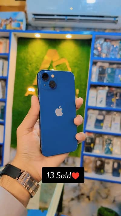Apple iPhone 13