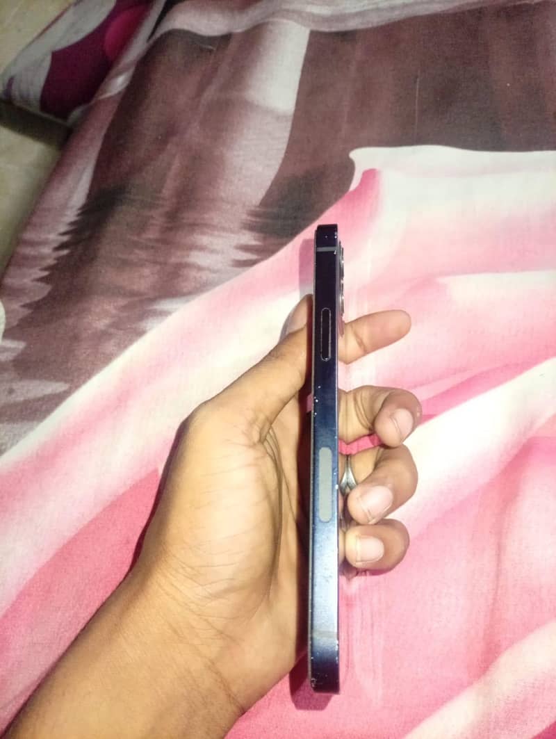 Apple iPhone 12 5