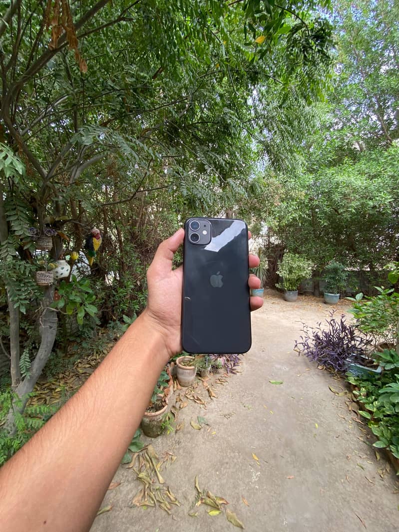 Apple iPhone 11 3
