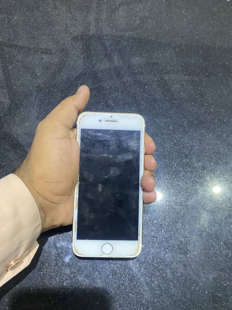 Apple iPhone 7 0