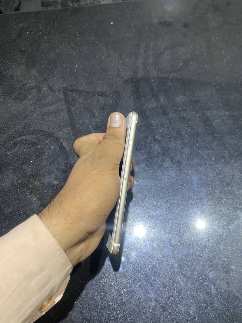 Apple iPhone 7 1