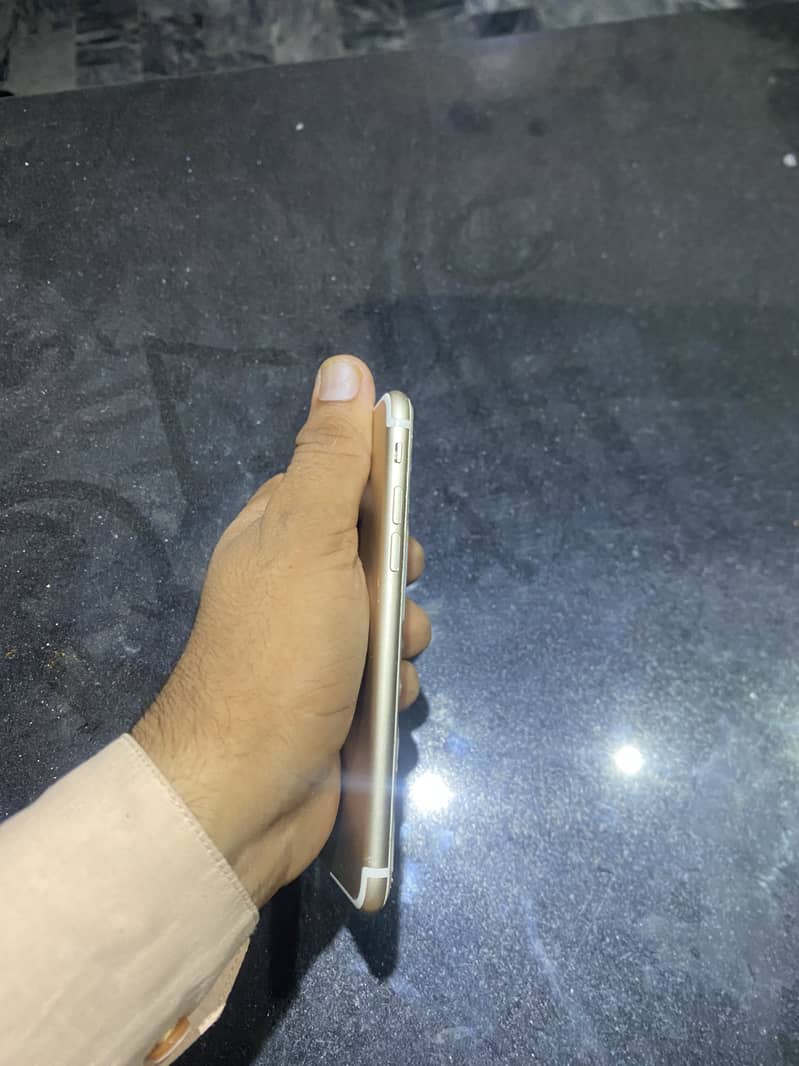 Apple iPhone 7 2