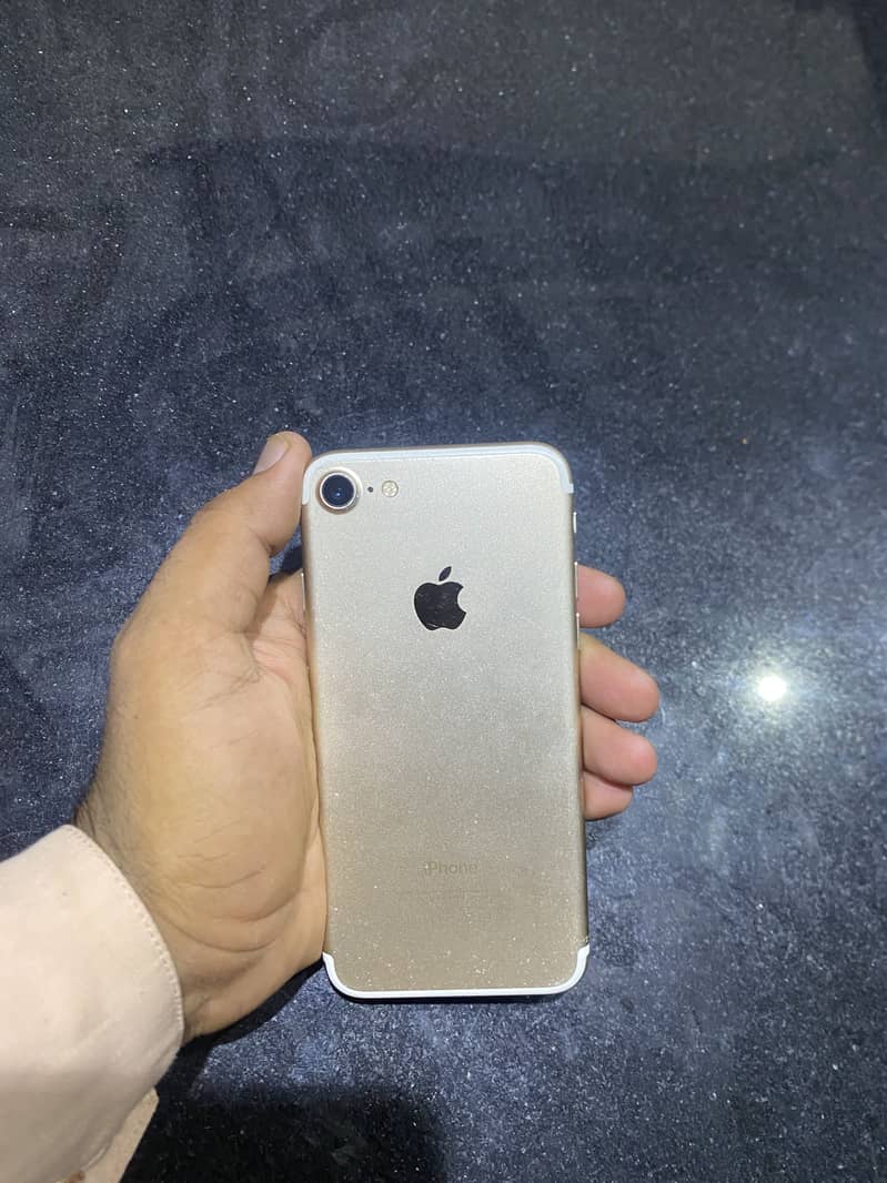 Apple iPhone 7 4