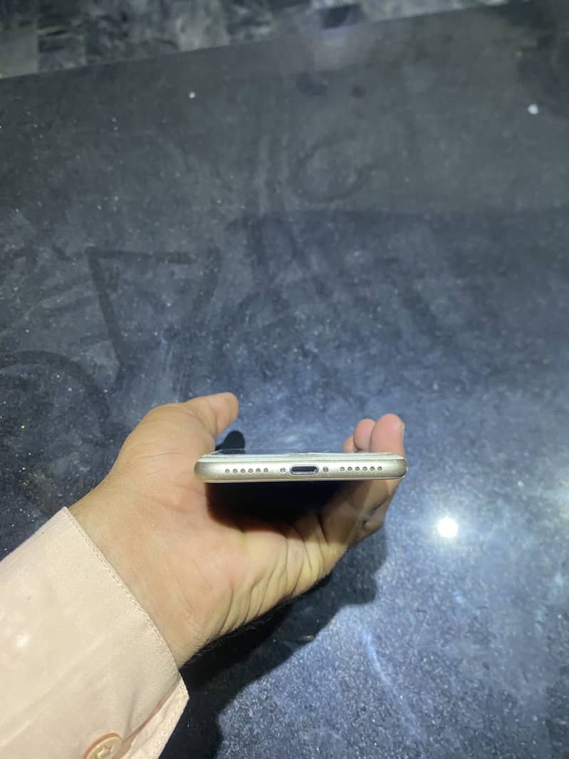 Apple iPhone 7 6
