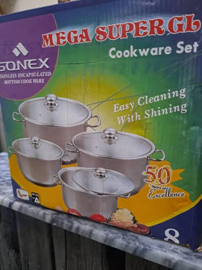 kitchen Pots set 4 pcs and 1 saucepan