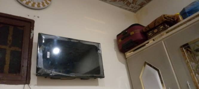 32 Ench LED