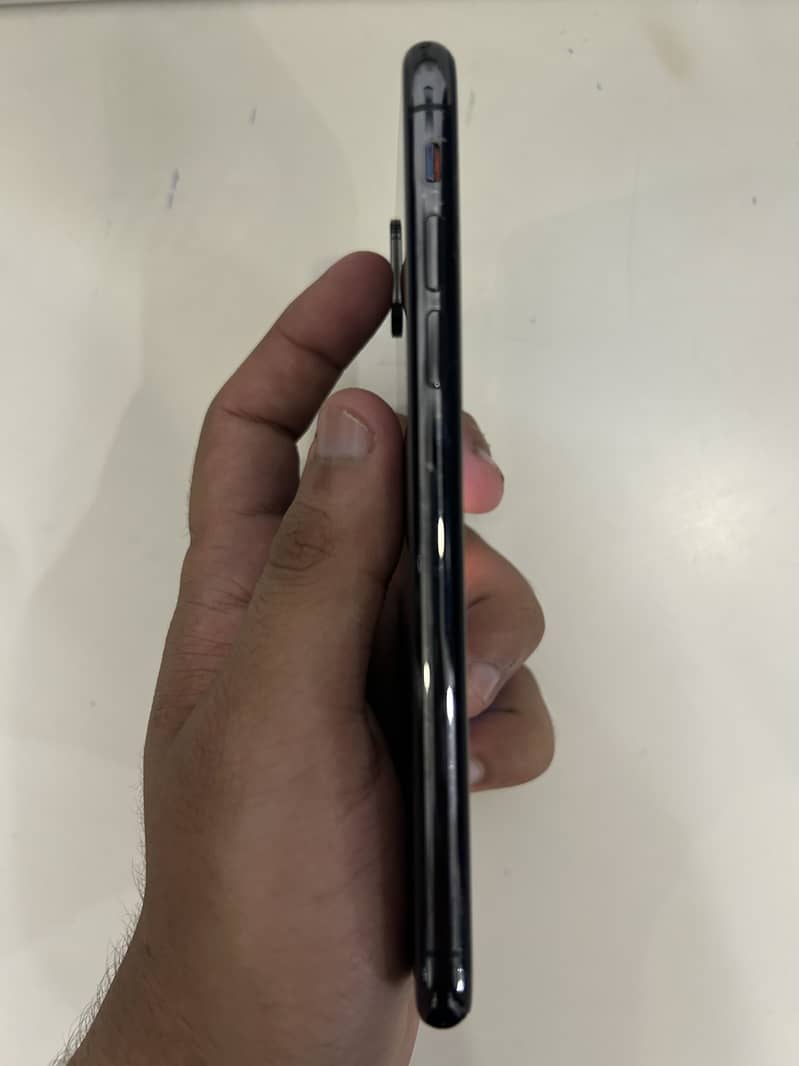Apple iPhone X 6