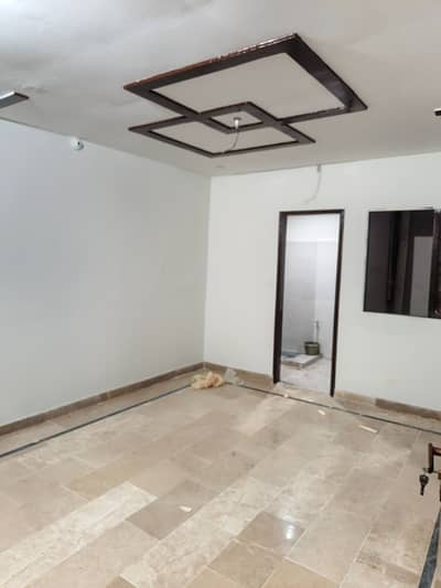 2 bed lounge new portion flor rent in kaneez Fatima society