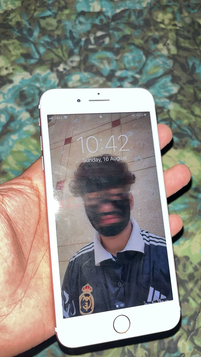 Apple iPhone 7 Plus 0