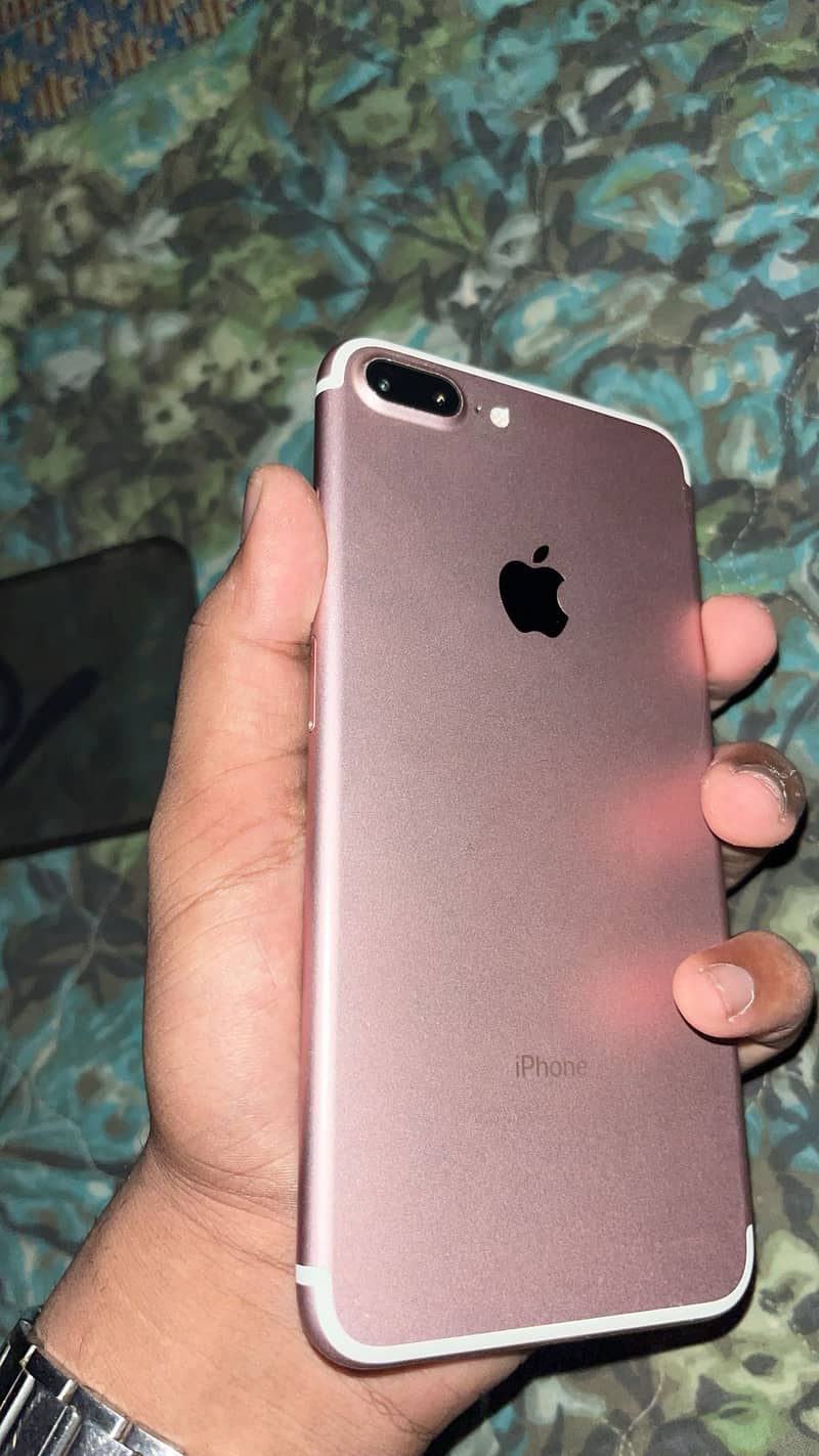 Apple iPhone 7 Plus 1