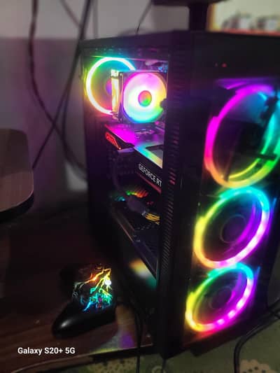 Selling multiple items 4k Gaming PC and its Components