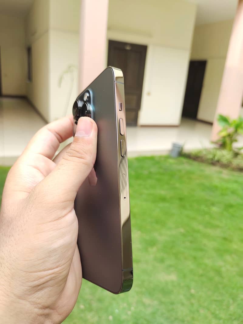 Apple iPhone 13 Pro 8