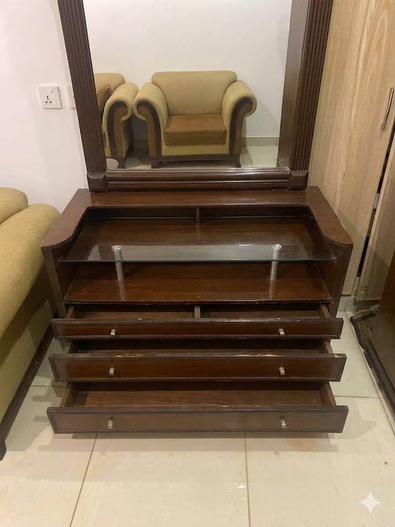King sized Bed set with dressing table 2