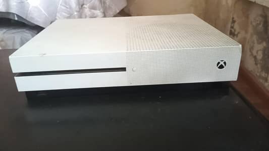 Xbox one s 1TB.