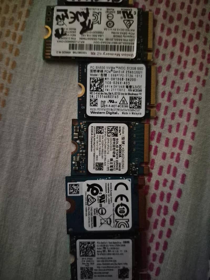 NVMe SSD M. 2 2