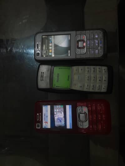 Nokia 6120Classic Nokia 1100 Non Pta hai 1500 tax per set Pta ho jay g