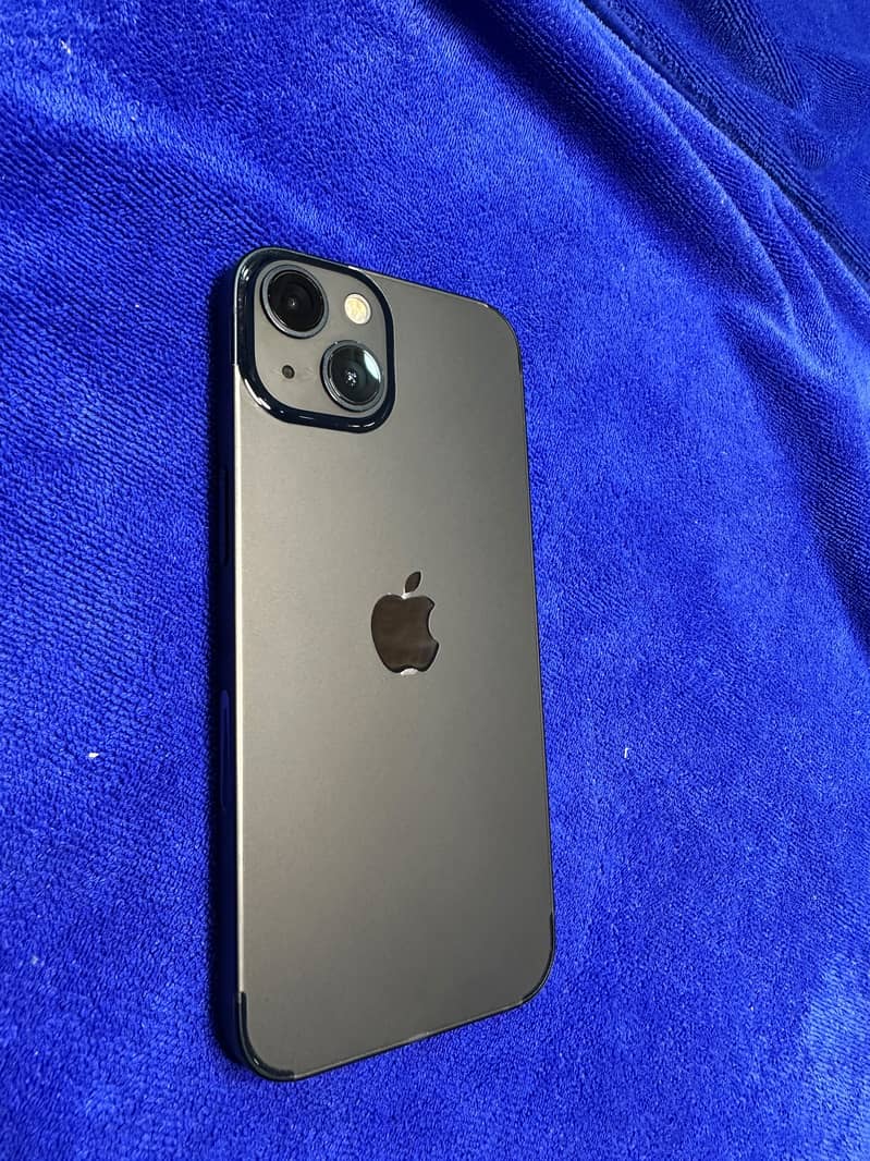 Apple iPhone 13 2