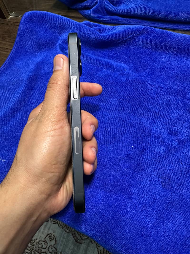 Apple iPhone 13 3