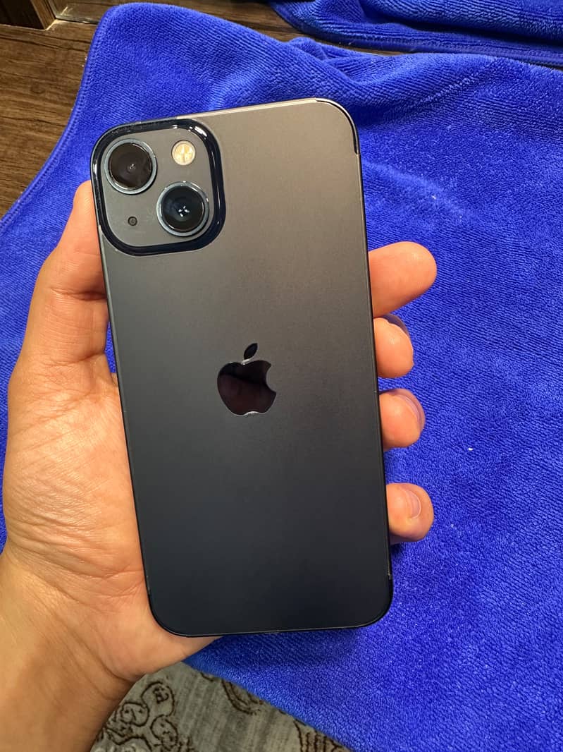 Apple iPhone 13 5