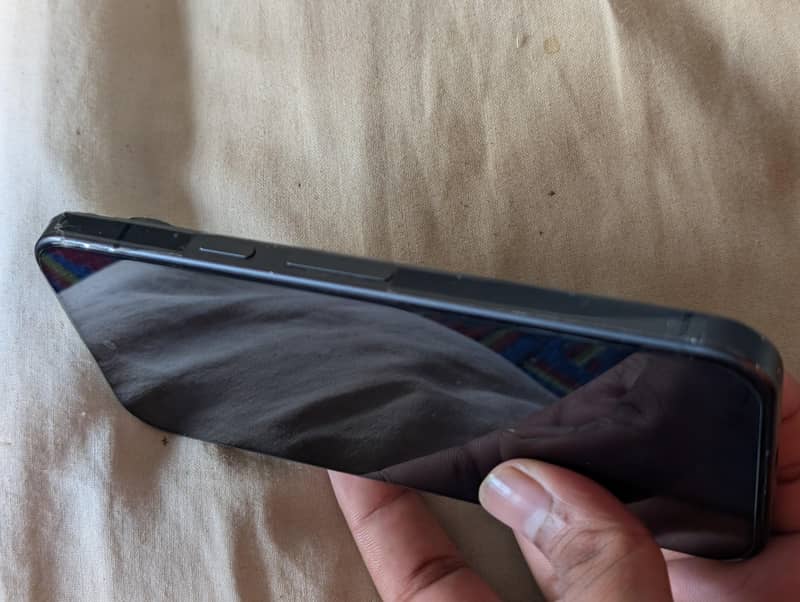 Google Pixel 9 4