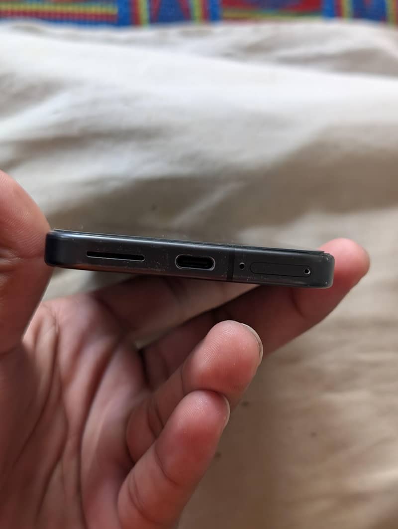 Google Pixel 9 5