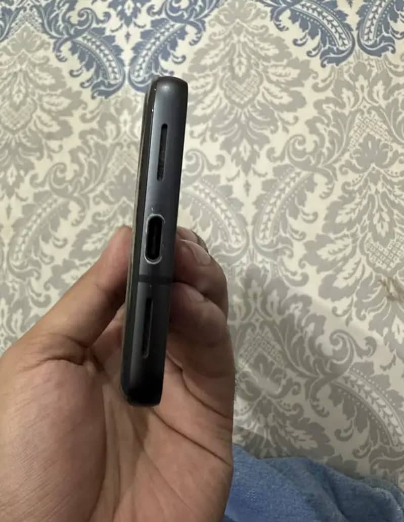 Google Pixel 8 4
