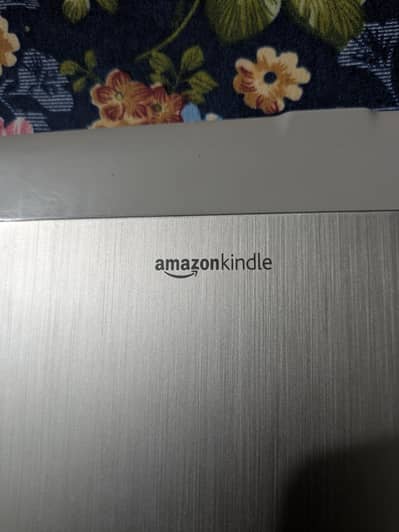 Knidle DX ebook reader - read ad