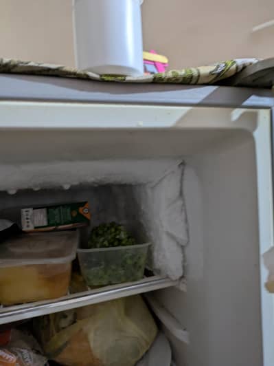 All ok hai invertor Wala fridge liya h is liya sale KR Rh