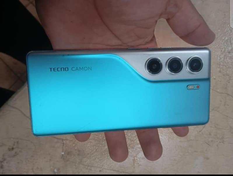 Tecno CAMON 40 Pro 0