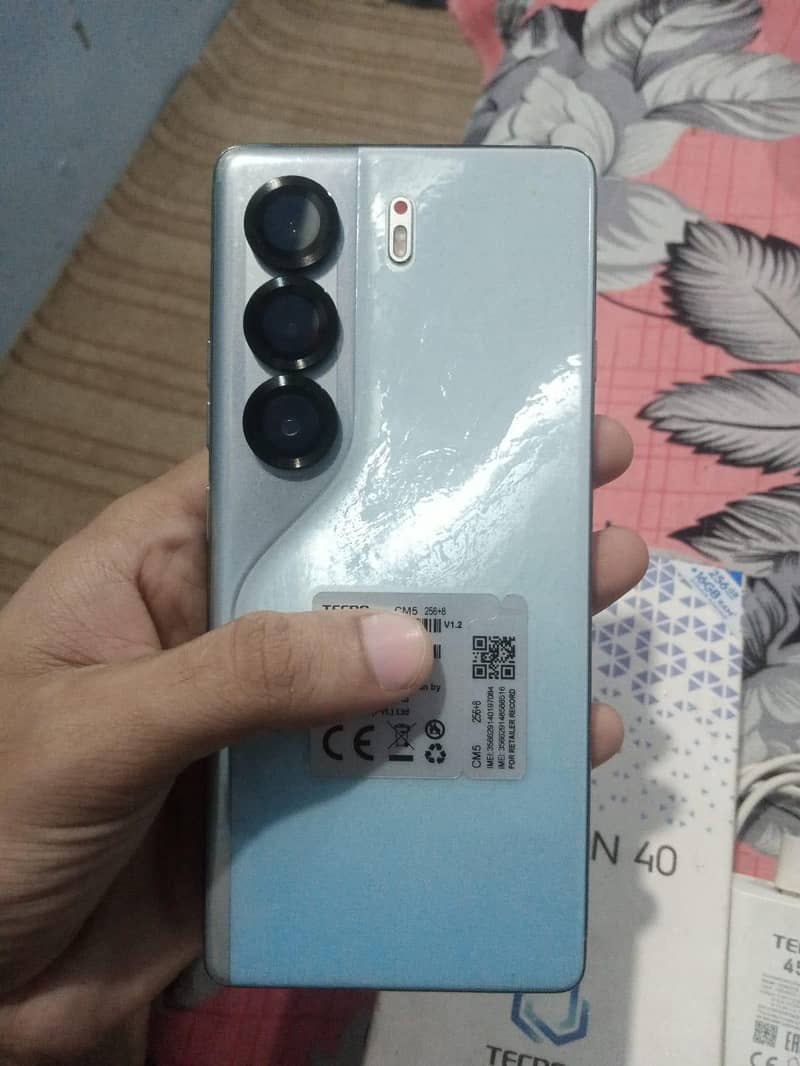 Tecno CAMON 40 2