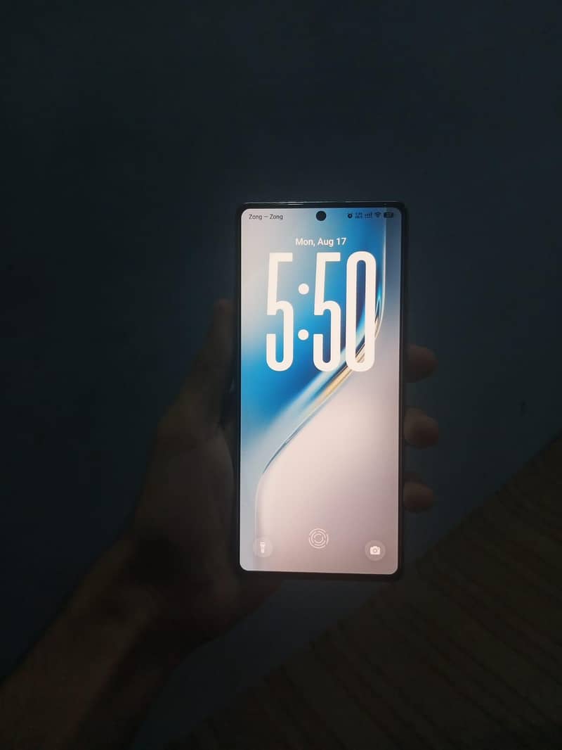 Tecno CAMON 40 7