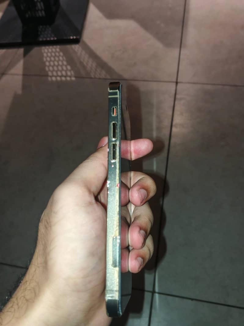 Apple iPhone 12 Pro 3