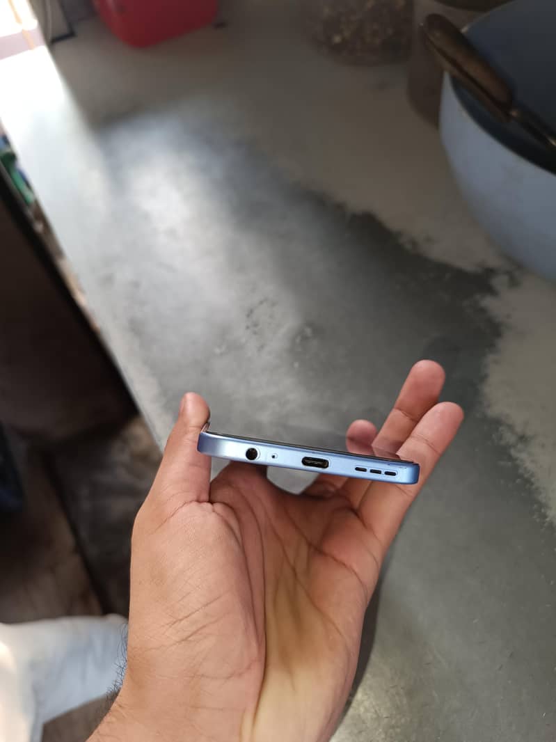 Tecno Spark 40 pro 4