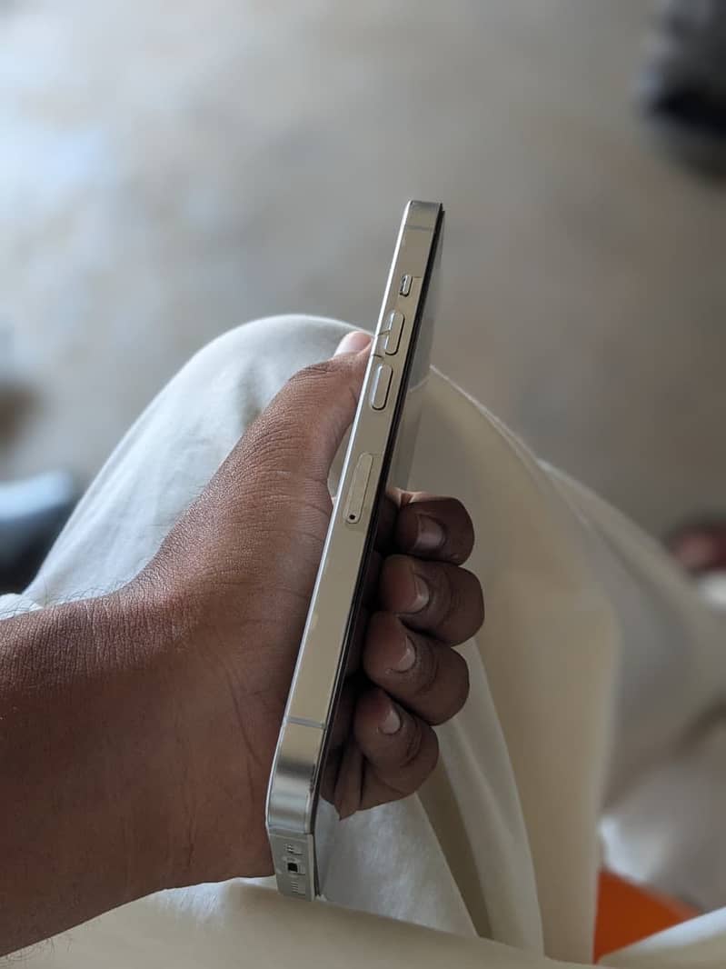 Apple iPhone 13 Pro 3