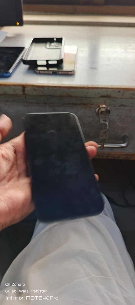 Apple iPhone 13 3