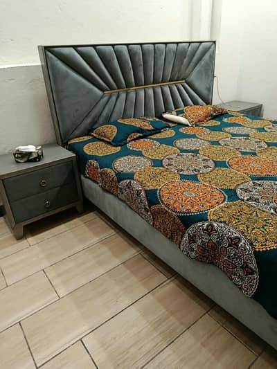 double bed set with two side tables and dressing table