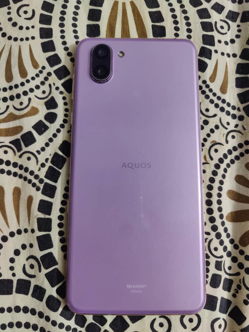 Sharp Aquos R3 1