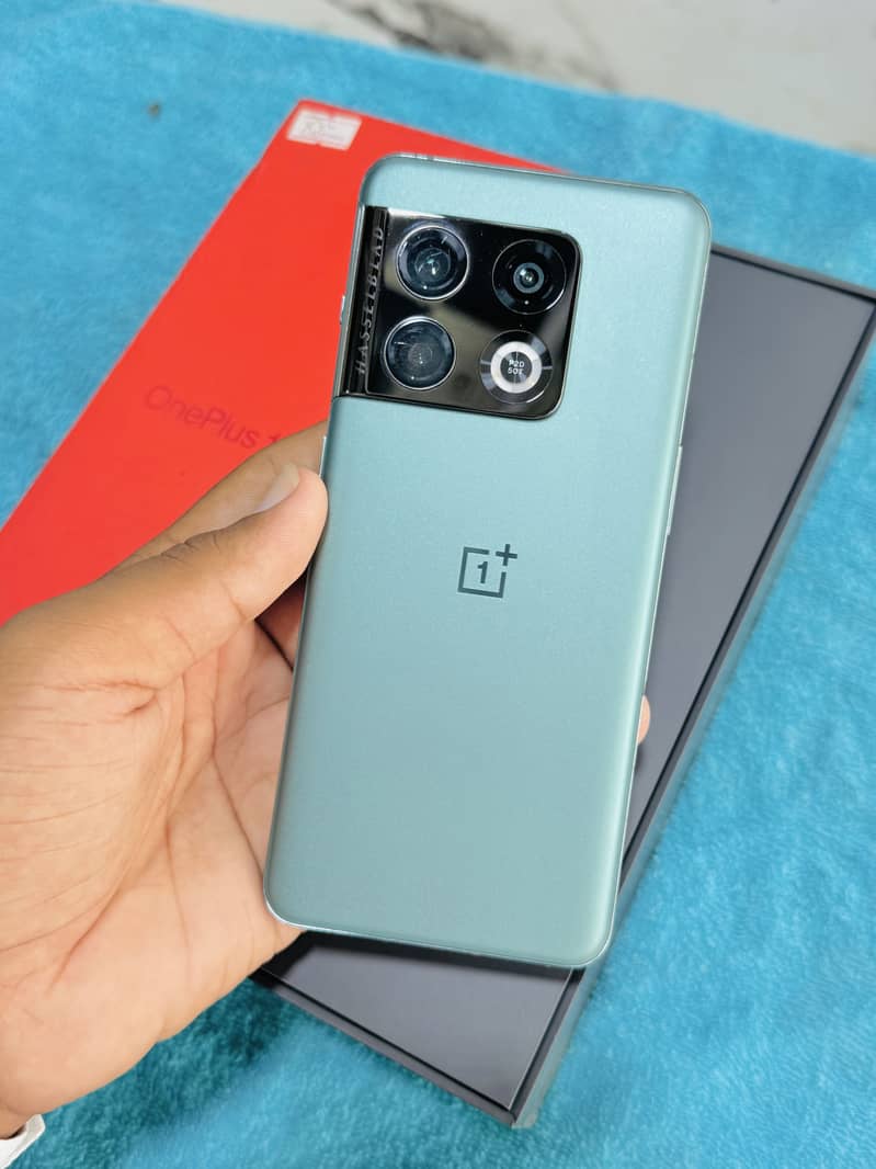 One Plus 10 Pro 1
