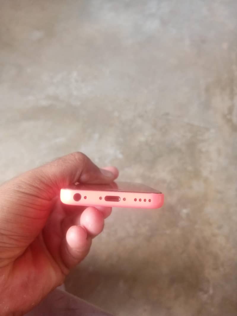Apple iPhone 5c 4