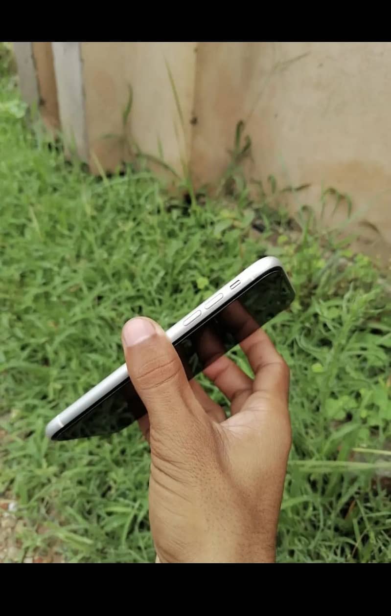 Apple iPhone XR 3
