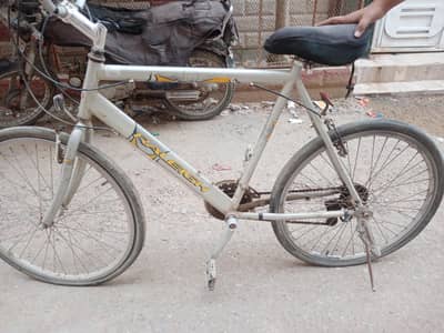 aluminium cycle very good condition 2no new tyres mojood hain