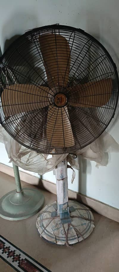 Pedestal Fan for sale in reasonable price