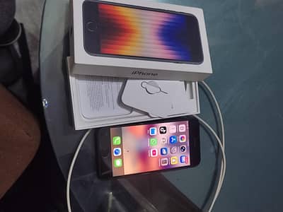 Apple iPhone SE 2022 JV
