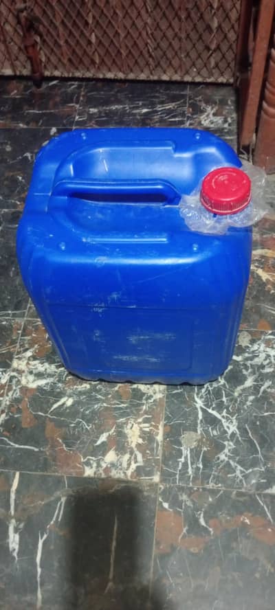 blue plastic jery canry can good condition
