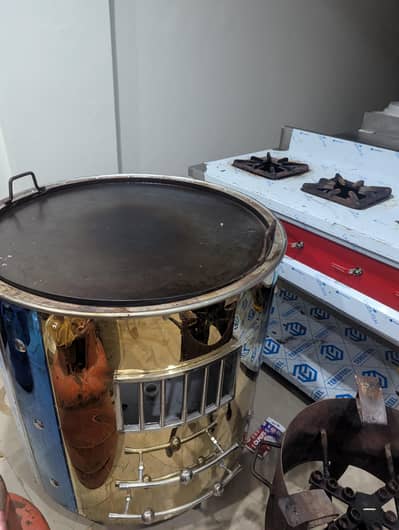 new 4burner counter +commercial tawa +3shalp table